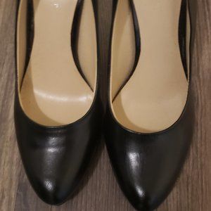 Nine West Black Close-Toe Black Heels 7.5 M
